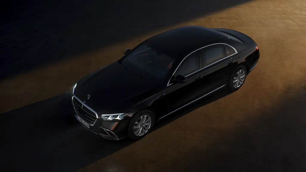 Mercedes-Benz Clase S negro vista aérea